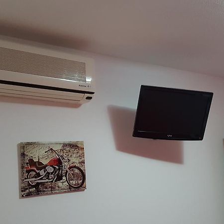 Hostal El Parque San Martin De La Vega Ngoại thất bức ảnh