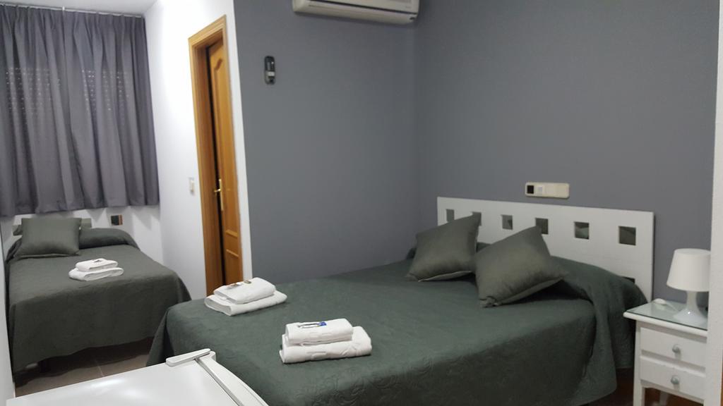 Hostal El Parque San Martin De La Vega Ngoại thất bức ảnh