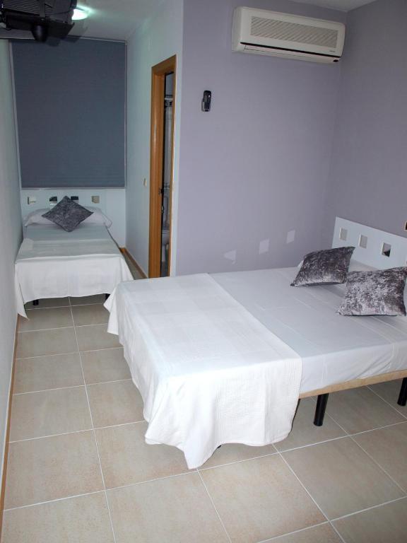 Hostal El Parque San Martin De La Vega Ngoại thất bức ảnh