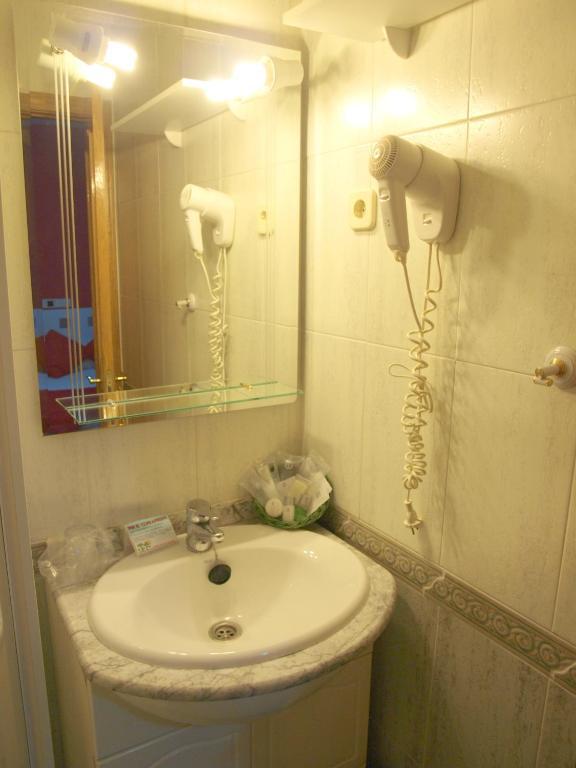 Hostal El Parque San Martin De La Vega Ngoại thất bức ảnh